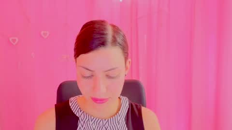 Anni online show from April 15, 2026, 1:18 pm