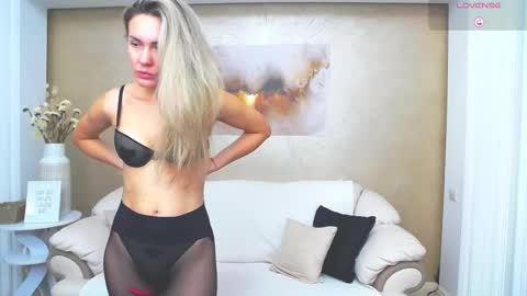 Snapshot of anissalogan chatting on November 13, 2025, 10:14 am my name is Ani online show from November 13, 2025, 10:14 am