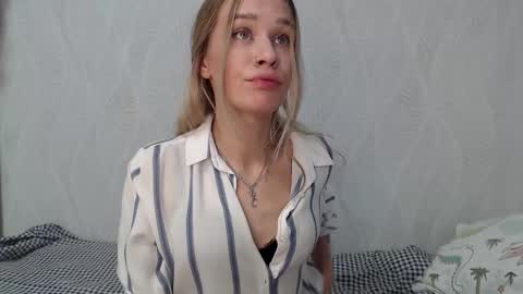 anita_delicious online show from February 4, 2025, 3:26 pm