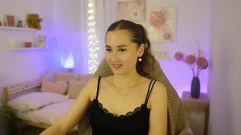 Anita Grey online show from November 18, 2025, 8:13 pm