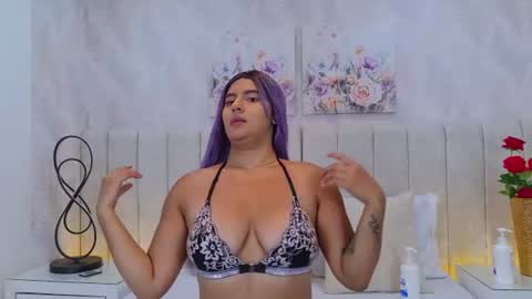 Dania Lpez online show from July 29, 2026, 12:25 pm