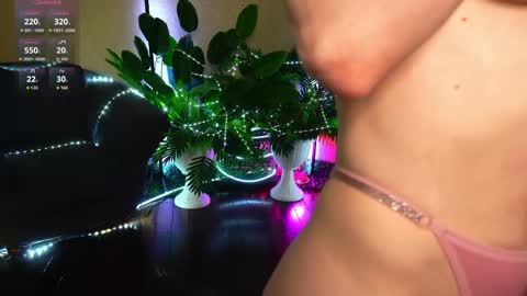 anita_von online show from May 29, 2026, 5:05 am