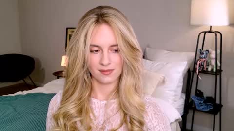 Anita online show from October 10, 2025, 2:27 pm