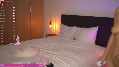 Snapshot of anitaraj_ chatting on March 12, 2025, 12:20 am Im Anita thumb up me please its important online show from March 12, 2025, 12:20 am