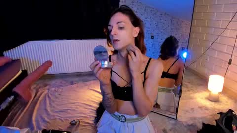 Snapshot of anjella_botton chatting on February 21, 2026, 6:53 pm Angel online show from February 21, 2026, 6:53 pm