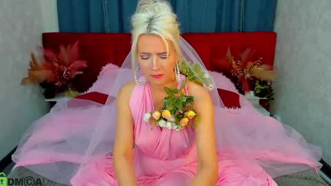 Luna Lady online show from May 25, 2026, 9:37 am