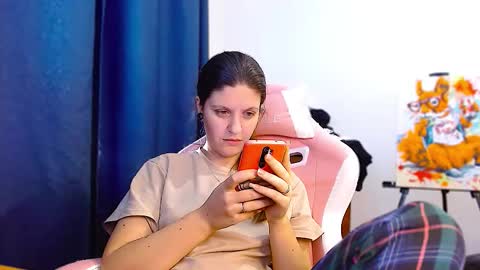 Snapshot of ann_mikele chatting on November 4, 2025, 10:58 am Ann online show from November 4, 2025, 10:58 am