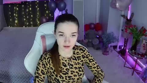 Snapshot of ann_woood chatting on March 10, 2026, 7:24 am ann_woood online show from March 10, 2026, 7:24 am