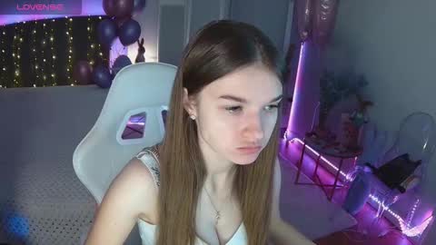 Snapshot of ann_woood chatting on March 19, 2026, 7:12 am ann_woood online show from March 19, 2026, 7:12 am