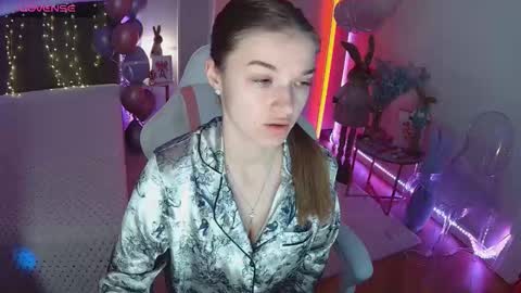 Snapshot of ann_woood chatting on March 23, 2026, 7:01 am ann_woood online show from March 23, 2026, 7:01 am