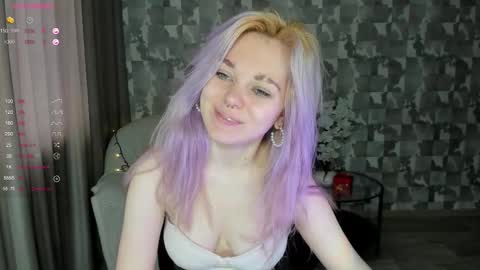 Snapshot of anna_aaaa chatting on December 19, 2025, 8:21 am Anna online show from December 19, 2025, 8:21 am