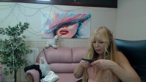 Snapshot of anna_ditrih chatting on January 5, 2025, 1:04 pm Anna Ditrih online show from January 5, 2025, 1:04 pm
