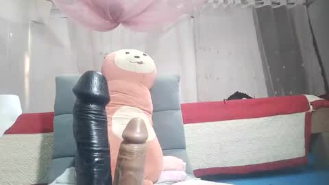 anna_ellen22 online show from April 17, 2026, 7:00 am