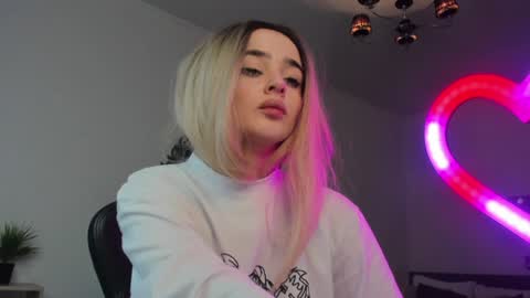 Snapshot of anna_nickol chatting on December 25, 2024, 7:56 pm Anna online show from December 25, 2024, 7:56 pm