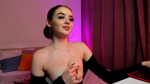 Snapshot of anna_nickol chatting on February 6, 2025, 7:51 pm Anna online show from February 6, 2025, 7:51 pm