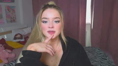 Snapshot of anna_nickol chatting on March 9, 2026, 8:07 am Anna online show from March 9, 2026, 8:07 am