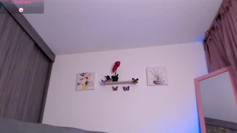 Snapshot of anna_ross_ chatting on March 7, 2025, 4:44 pm Anna independent model online show from March 7, 2025, 4:44 pm