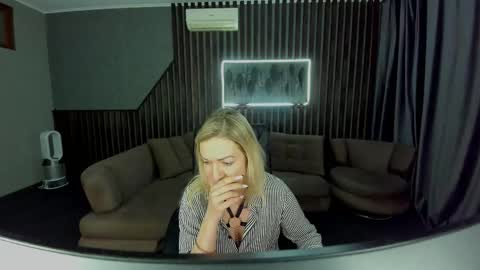 Snapshot of anna_snow9 chatting on October 15, 2025, 5:57 pm anna_snow9 online show from October 15, 2025, 5:57 pm