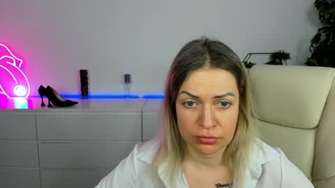 Snapshot of anna_snow9 chatting on March 16, 2026, 8:29 am anna_snow9 online show from March 16, 2026, 8:29 am