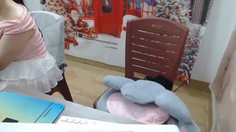 Snapshot of anna_xyz chatting on December 4, 2025, 2:21 am anna_xyz online show from December 4, 2025, 2:21 am