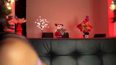 annaa__ online show from December 9, 2024, 1:07 am