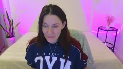 annaabels online show from November 28, 2025, 6:38 am