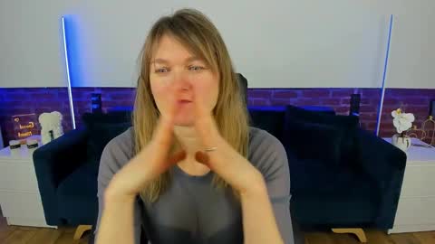 Snapshot of annabel_xxx chatting on February 12, 2026, 6:36 pm Annabel online show from February 12, 2026, 6:36 pm