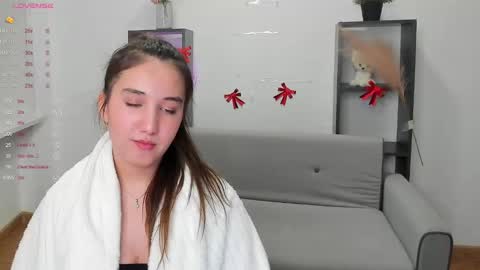 Snapshot of annaelfi chatting on January 10, 2025, 1:41 pm Anna online show from January 10, 2025, 1:41 pm