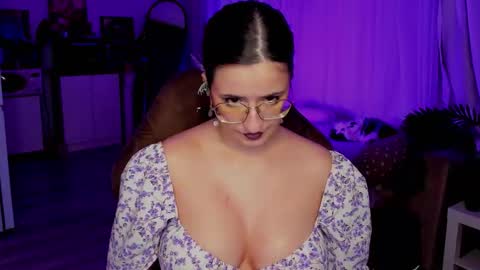 Snapshot of annalluring chatting on December 21, 2025, 4:14 pm annalluring online show from December 21, 2025, 4:14 pm