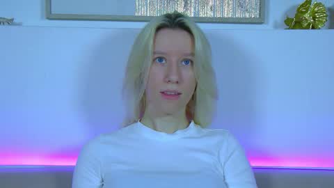 Snapshot of annamaisie chatting on November 26, 2025, 6:36 am Anna online show from November 26, 2025, 6:36 am