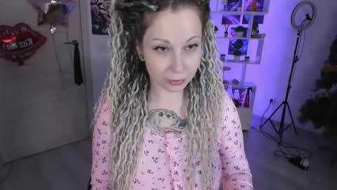 Snapshot of annanebula chatting on November 9, 2025, 2:10 am Anna online show from November 9, 2025, 2:10 am