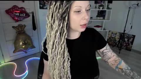 Anna online show from May 17, 2026, 3:19 pm