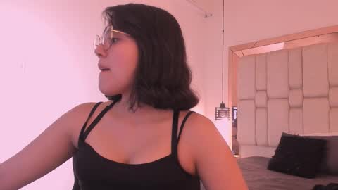 Annara Lein online show from December 3, 2025, 1:02 am