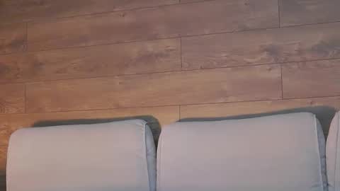 annasplash online show from December 14, 2025, 6:52 am