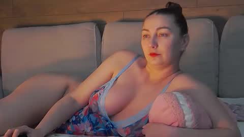 annasplash online show from May 3, 2026, 4:29 am