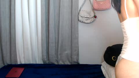 Snapshot of anne_chanelx chatting on July 17, 2026, 9:27 am anne_chanelx online show from July 17, 2026, 9:27 am