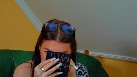 Anne online show from November 21, 2025, 7:29 am