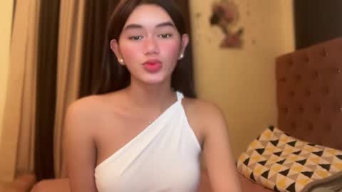 Snapshot of annedee_ chatting on December 29, 2024, 5:01 pm Kim online show from December 29, 2024, 5:01 pm