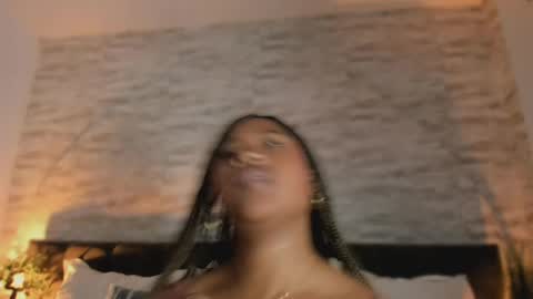 Snapshot of anneth__m chatting on April 16, 2026, 7:36 pm Anneth online show from April 16, 2026, 7:36 pm