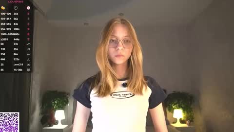 Snapshot of annettaregino chatting on November 12, 2025, 5:02 pm Eva online show from November 12, 2025, 5:02 pm