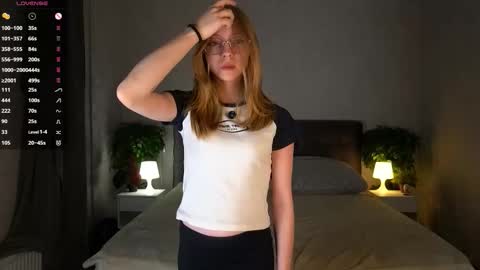 Snapshot of annettaregino chatting on November 24, 2025, 5:01 pm Eva online show from November 24, 2025, 5:01 pm