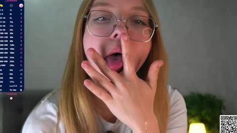 Snapshot of annettaregino chatting on December 15, 2025, 6:45 pm Eva online show from December 15, 2025, 6:45 pm