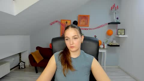 Snapshot of annewilsonn chatting on October 30, 2025, 1:23 pm annewilsonn online show from October 30, 2025, 1:23 pm