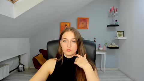 Snapshot of annewilsonn chatting on November 7, 2025, 12:16 pm annewilsonn online show from November 7, 2025, 12:16 pm