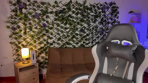 Snapshot of annie_barozzi chatting on January 17, 2025, 1:56 pm annie_barozzi online show from January 17, 2025, 1:56 pm