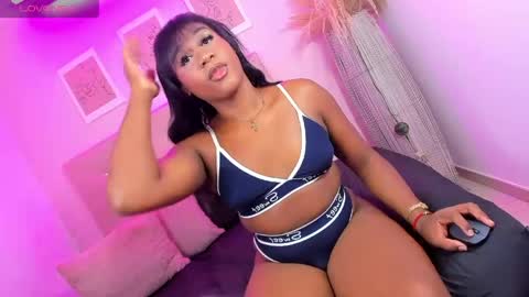 annie_dolce_ online show from May 30, 2026, 9:45 pm