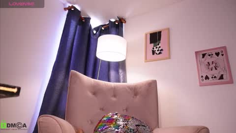 Snapshot of annie_es chatting on February 9, 2026, 2:21 pm Annie online show from February 9, 2026, 2:21 pm