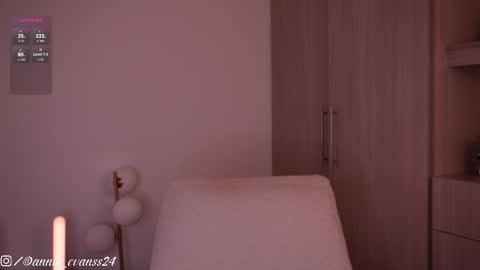 Snapshot of annie_evans24 chatting on October 29, 2025, 8:54 pm Annie Evans online show from October 29, 2025, 8:54 pm