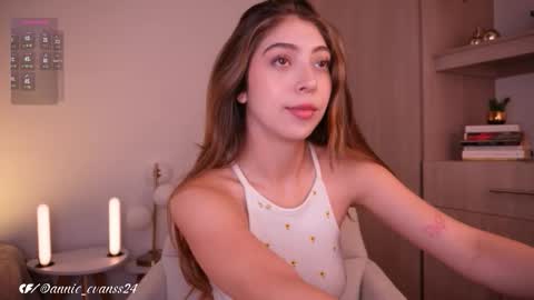 Snapshot of annie_evans24 chatting on November 11, 2025, 7:47 pm Annie Evans online show from November 11, 2025, 7:47 pm