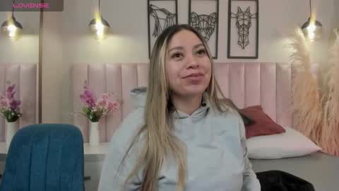 Snapshot of annie_karlsson__ chatting on September 9, 2025, 3:28 am online show from September 9, 2025, 3:28 am